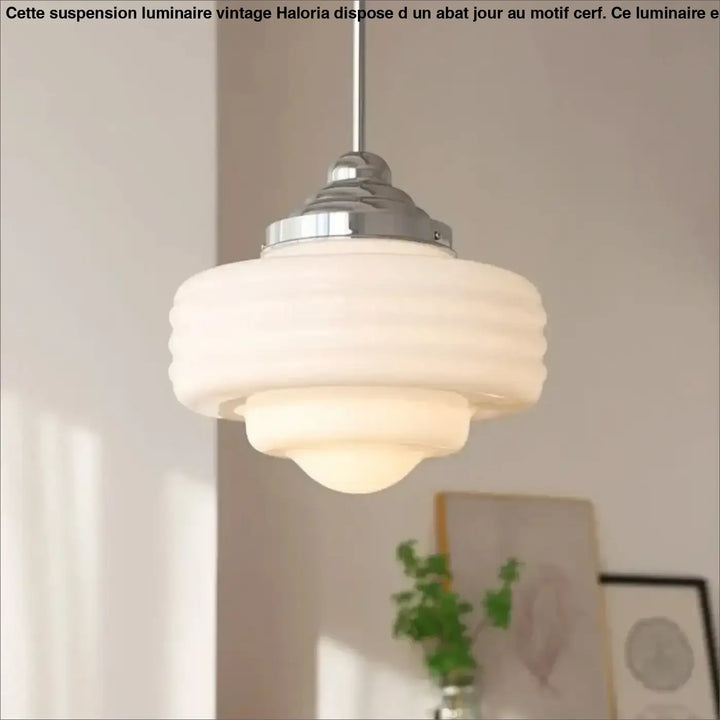 Suspension luminaire rétro en verre opalin et en métal chromé