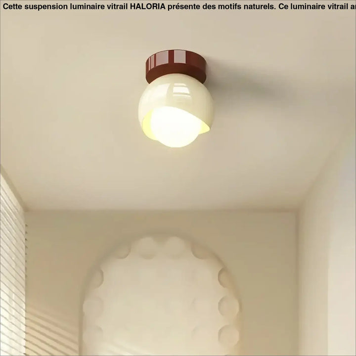 Plafonnier rond en verre opalin au style scandinave moderne