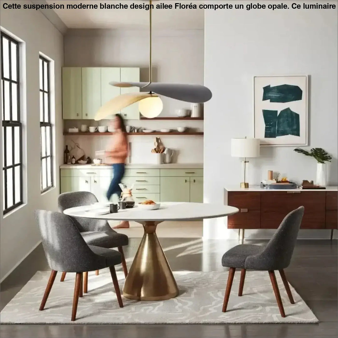 Suspension Moderne Blanche Design Ailée et Globe Opale

