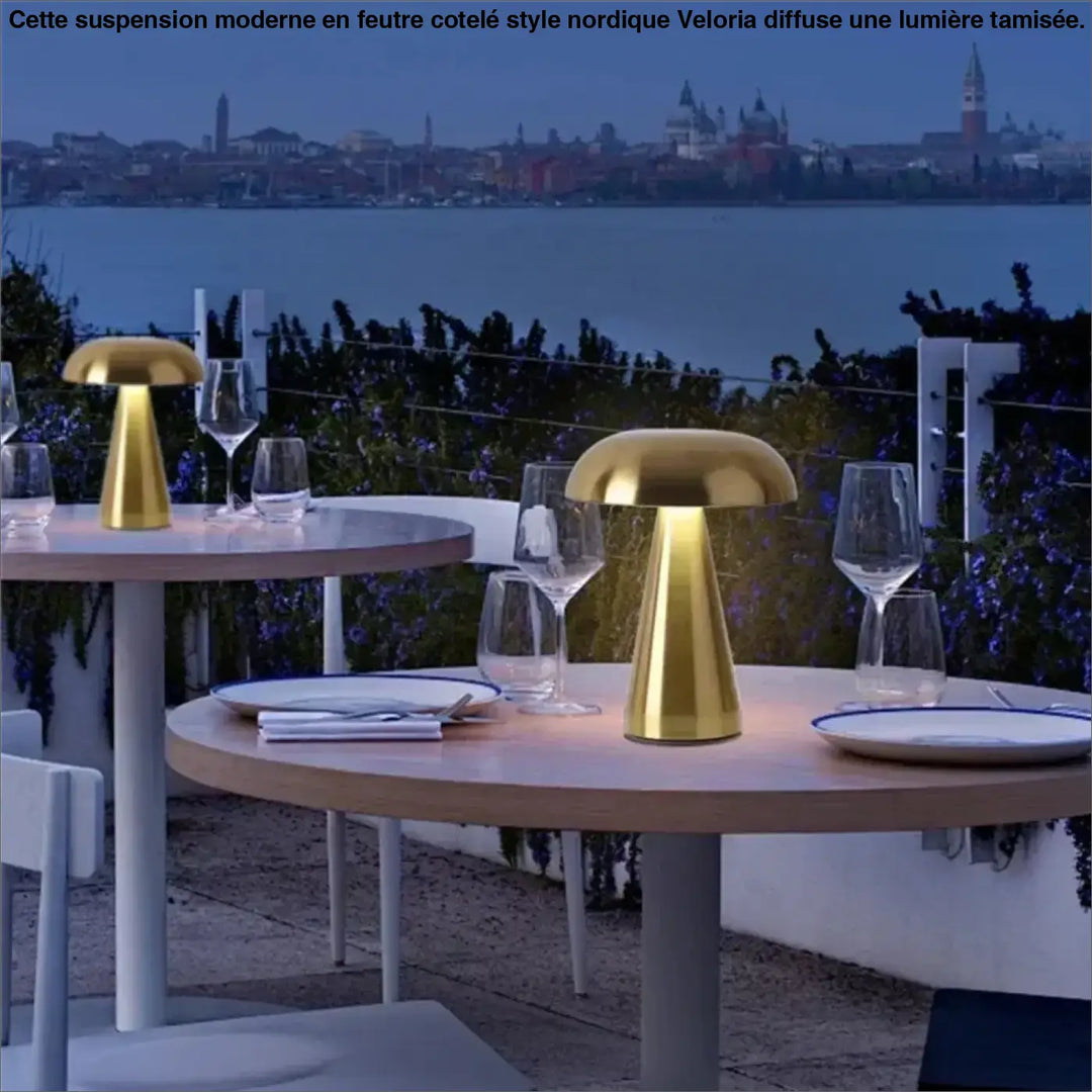 Lampe de table design dorée style champignon moderne