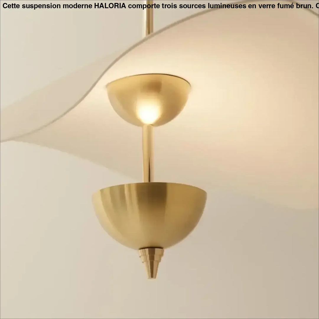 Suspension luminaire moderne dorée design aérien élégant