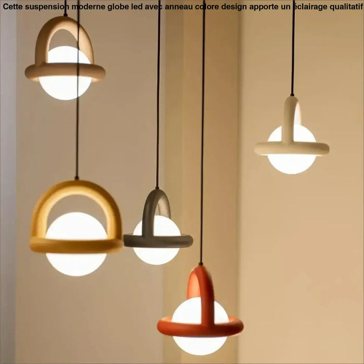 Suspension Moderne Globe LED et Anneau Coloré Design Ludique et Chic