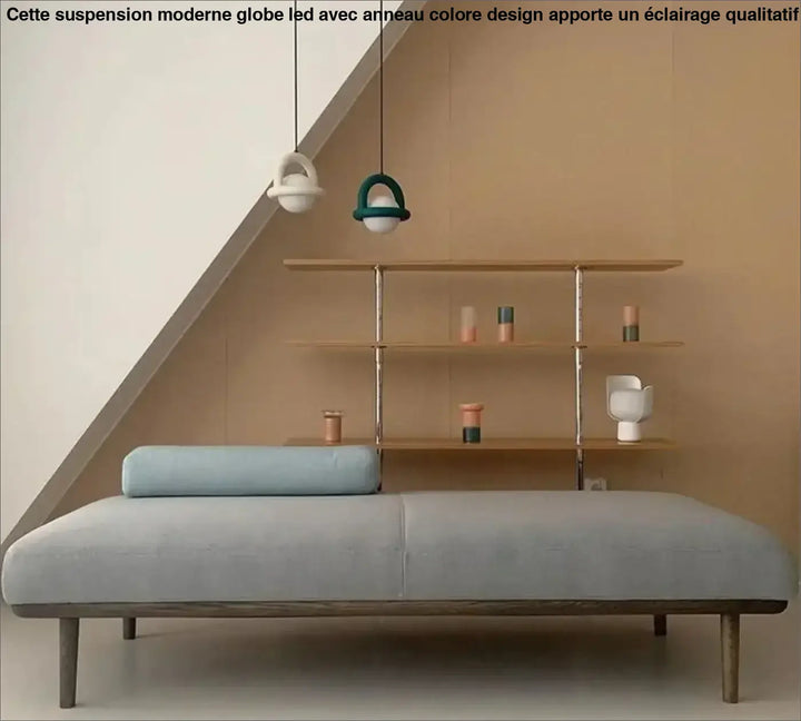 Suspension Moderne Globe LED et Anneau Coloré Design Ludique et Chic