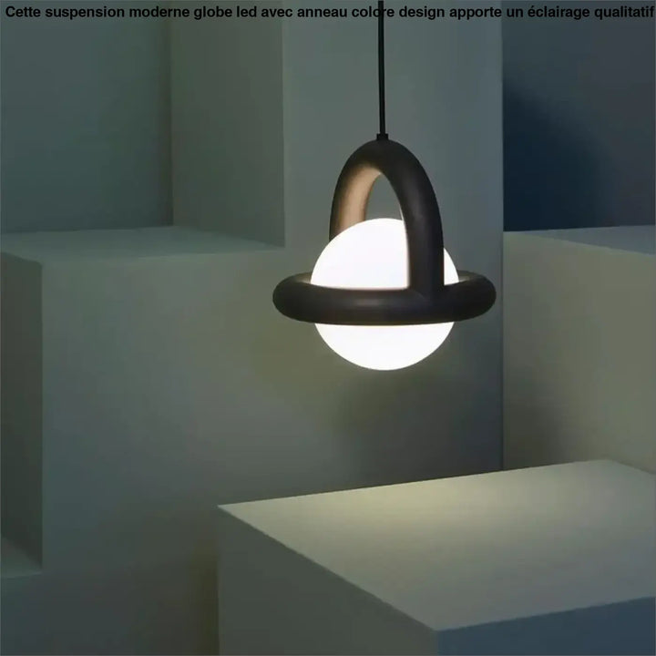 Suspension Moderne Globe LED et Anneau Coloré Design Ludique et Chic