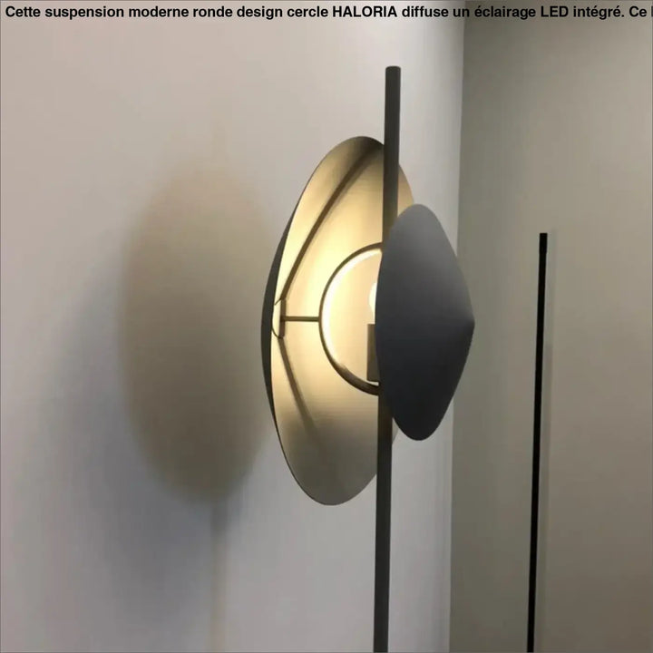 Lampadaire contemporain en métal et globe central moderne