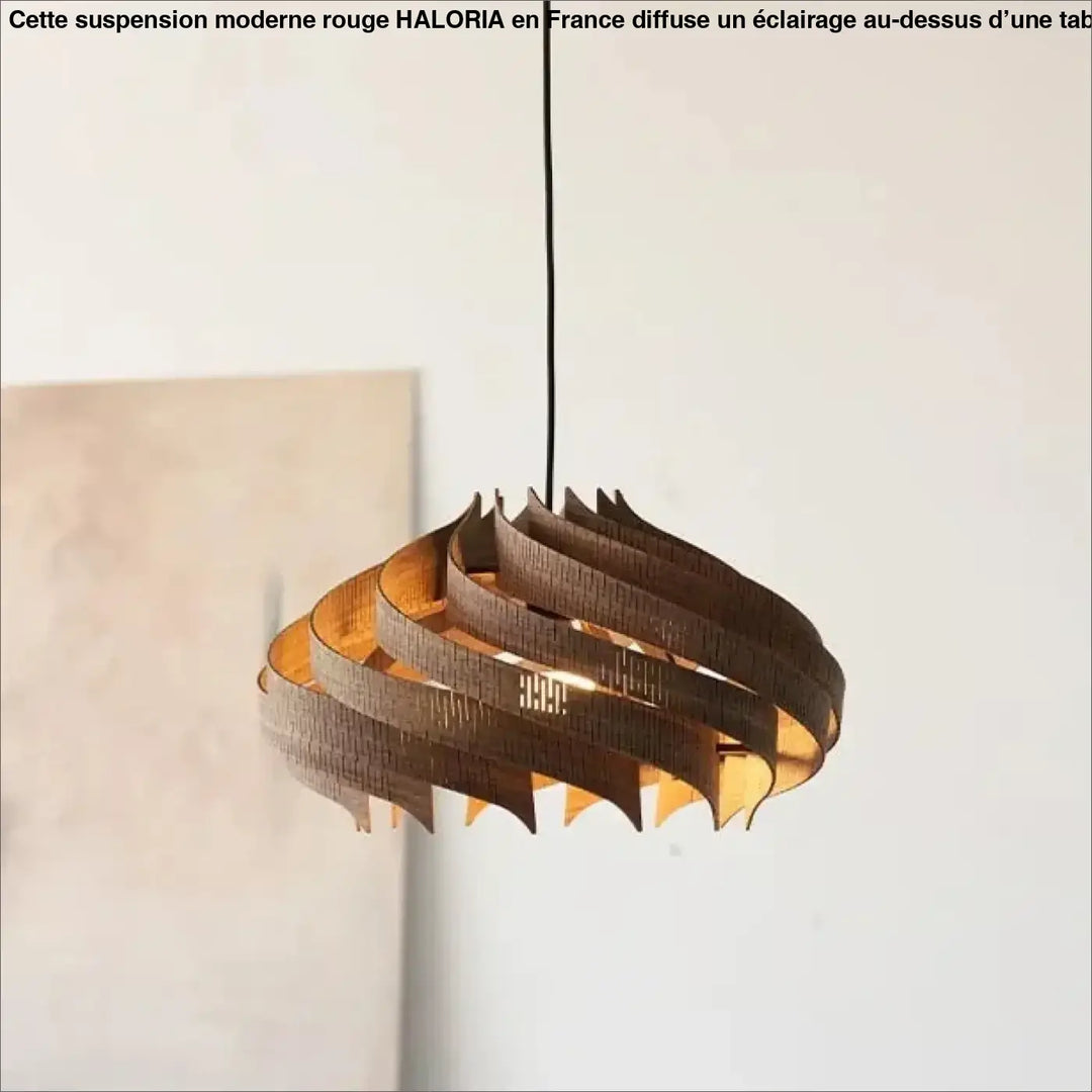 Suspension artistique en bois naturel design chaleureux