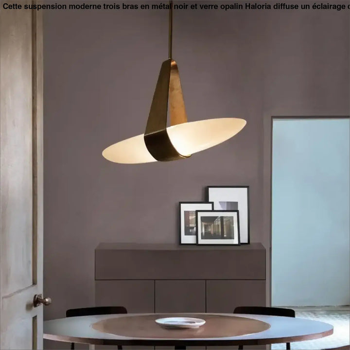 Suspension moderne trois bras métal noir et verre opalin

