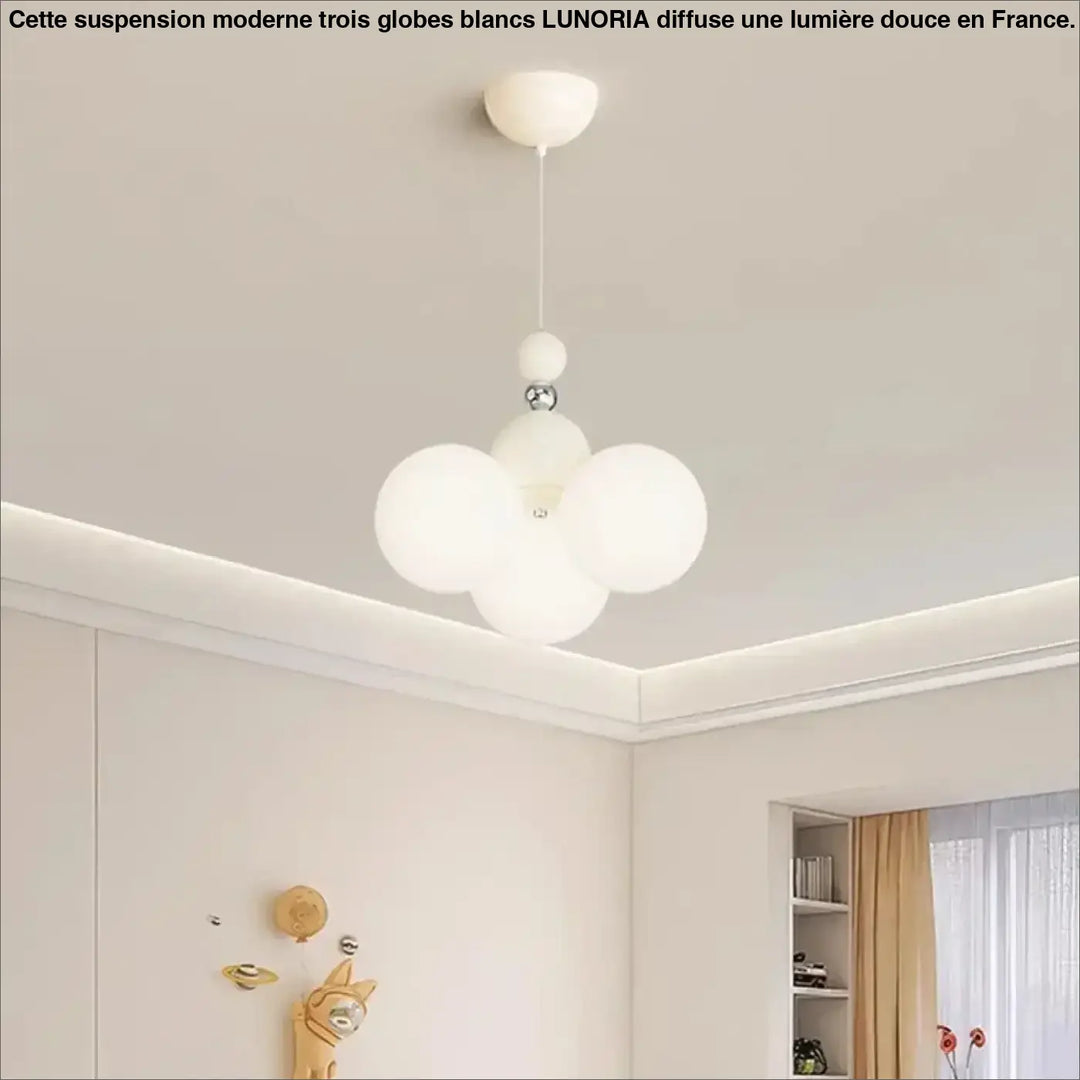 Suspension Moderne Trois Globes Blancs Style Ludique Enfantin

