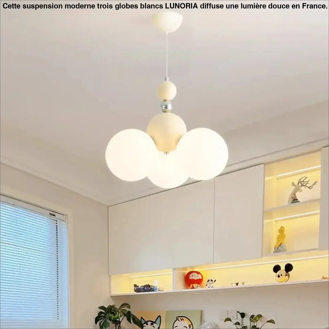 Suspension Moderne Trois Globes Blancs Style Ludique Enfantin

