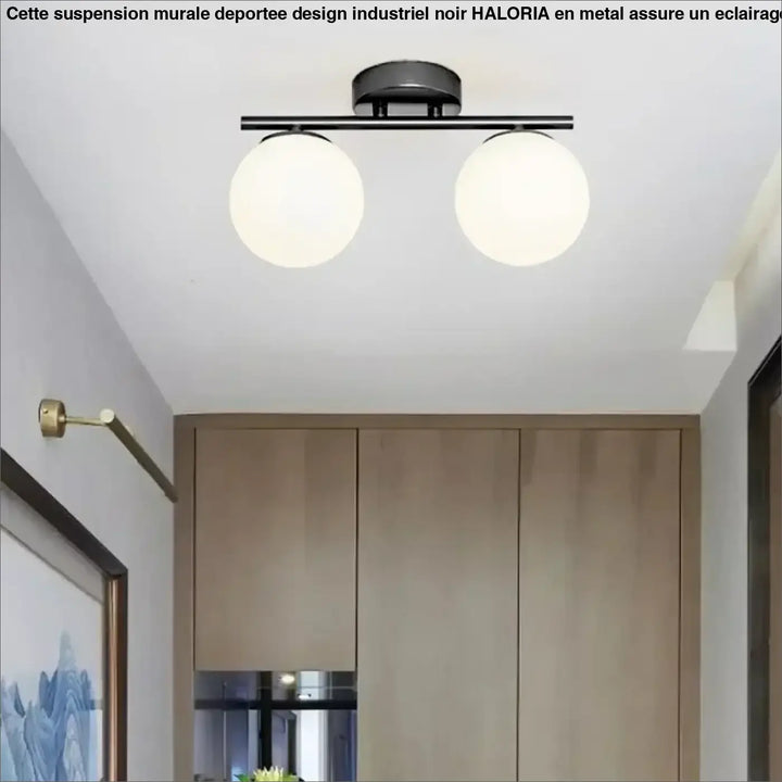 Suspension murale deportee design industriel noir avec deux globes en verre dépoli pour éclairage intérieur