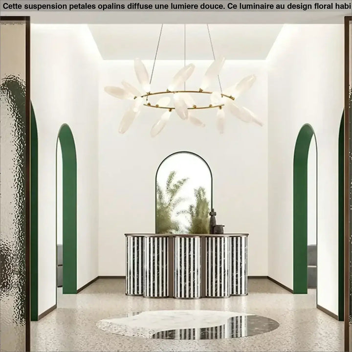 Suspension pétales opalins design floral et lumière douce moderne

