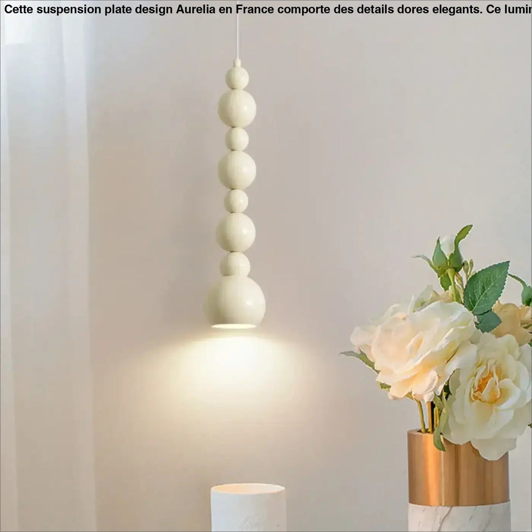 Suspension design boules blanches modernes pour chambre enfant