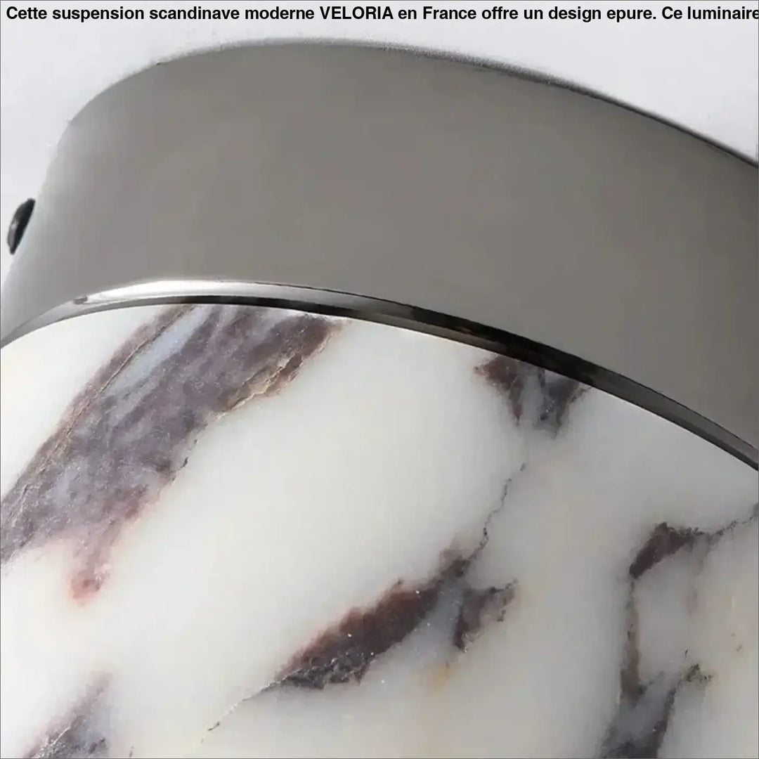 Luminaire plafonnier gapis i avec un design moderne marbré avec bord en chrome poli et corps blanc veiné