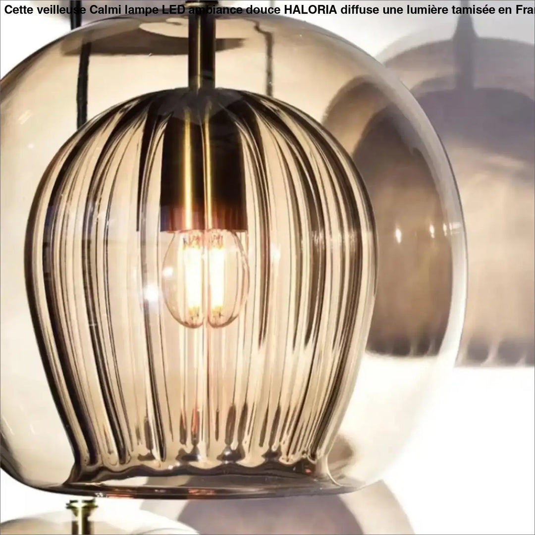 Suspension luminaire moderne en verre avec détail doré