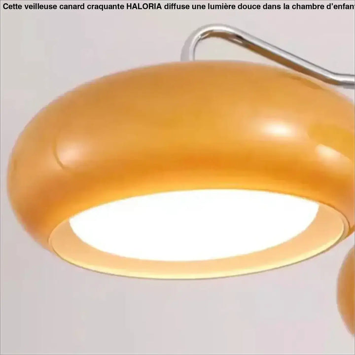 Suspension luminaire longa avec abat-jour en plastique ambré brillant et bras en métal chromé pour décoration intérieure design aux