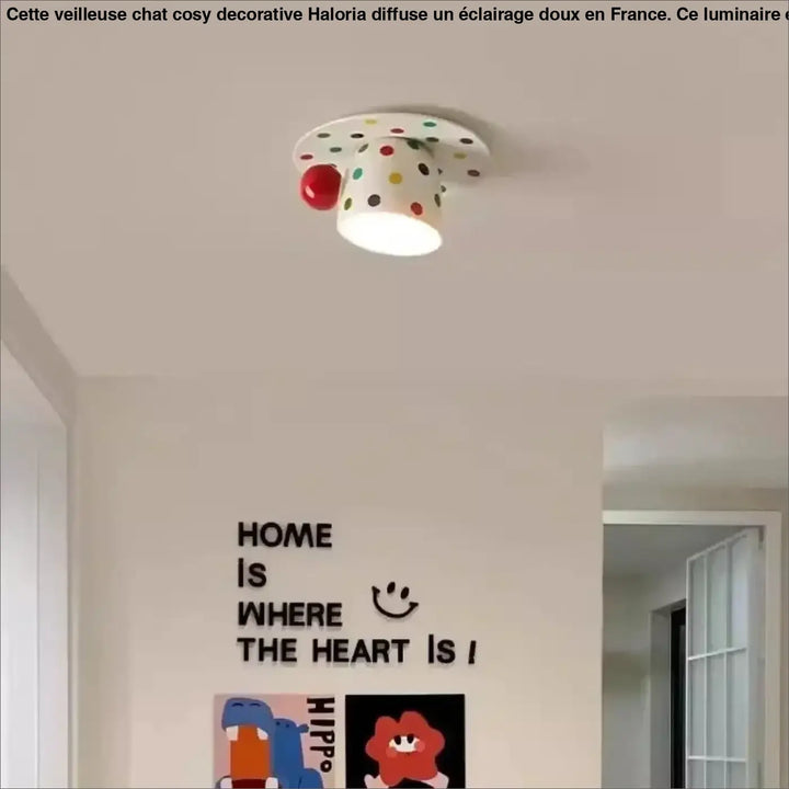 Luminaire plafonnier blanc fantaisiste avec pois colorés et accent rouge donne envie style tasse à pois
