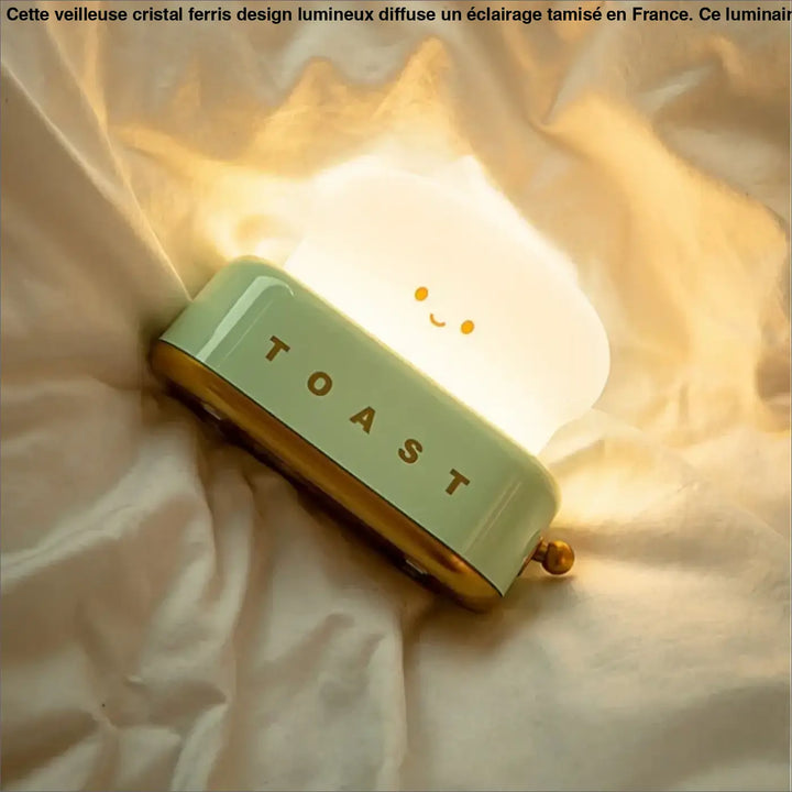 Veilleuse kawaii toast en forme de grille-pain vert menthe doux avec lumière douce et visage souriant doré