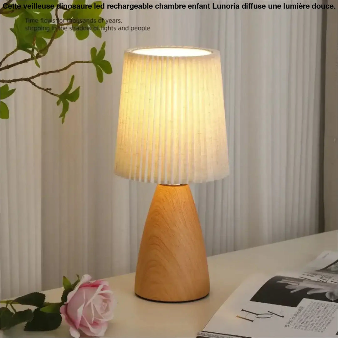 Lampe de table en tissu plisse avec base en bois chic