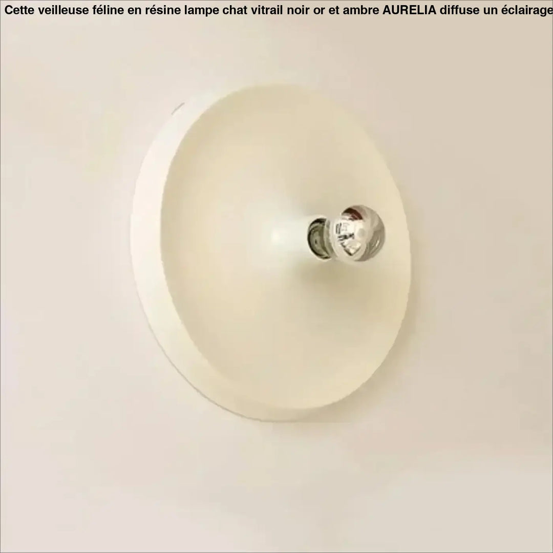 Applique murale gong circulaire couleur off-white avec ampoule chrome au centre, design murale contemporaine