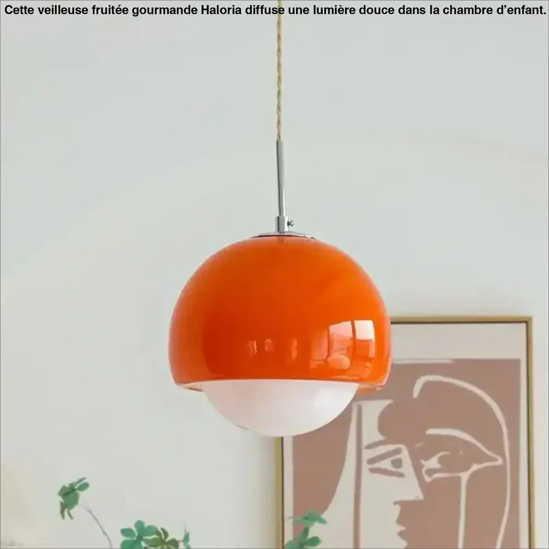 Suspension luminaire orana orange avec globe blanc intérieur et lumière douce boule minimaliste en finition brillante
