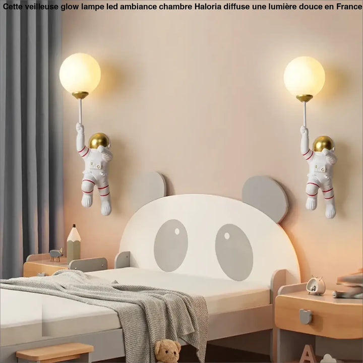 Applique astronaute design original avec lampe sphère