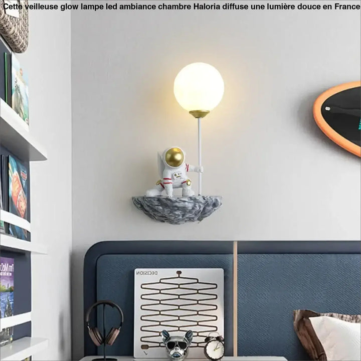 Applique astronaute design original avec lampe sphère