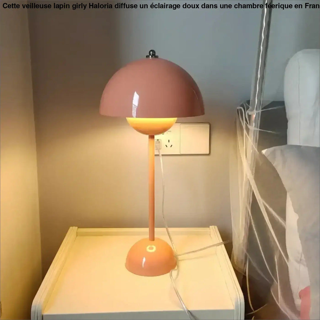 Lampe de table rudi en forme de champignon rose pastel avec finition lisse et base assortie style scandinave design unique table moderne