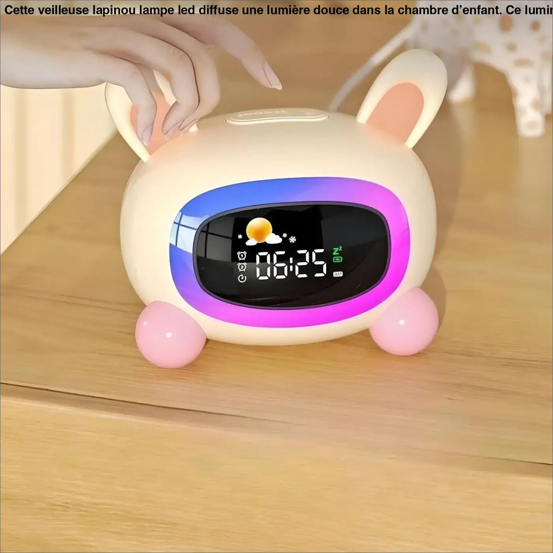 Veilleuse lapinou lampe led crème avec oreilles et pieds roses et bord led violet bleu idéale pour chambre d’enfant