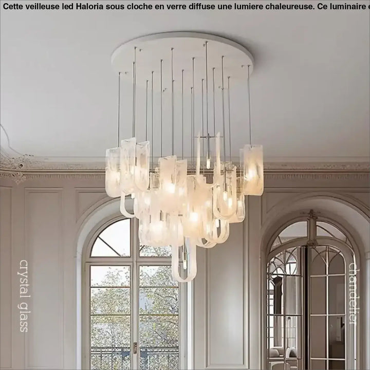 Suspension luminaire klassy en verre élégante translucide avec monture circulaire blanche et tiges métalliques fines