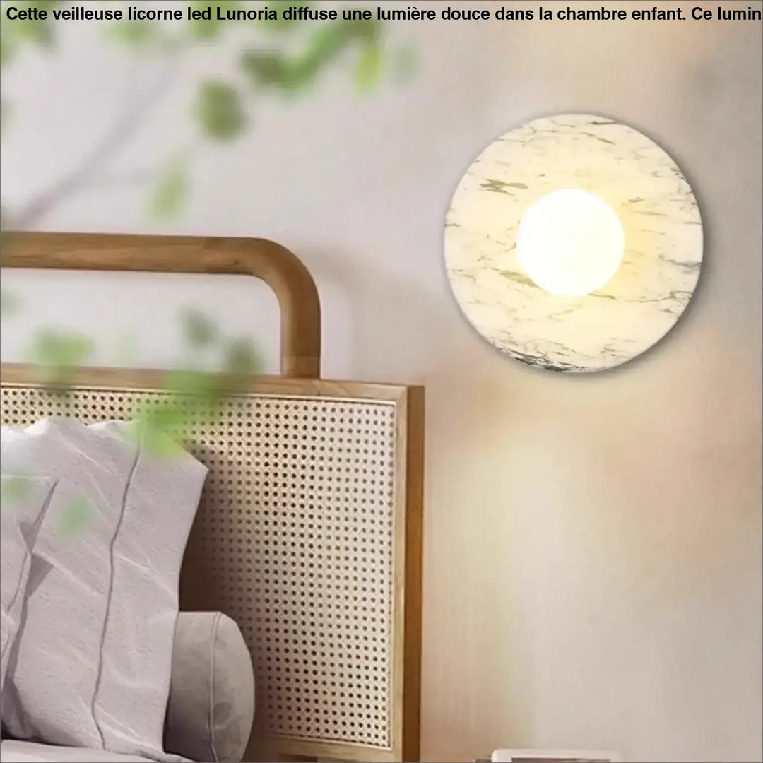 Applique murale chic et moderne en marbre avec détail laiton