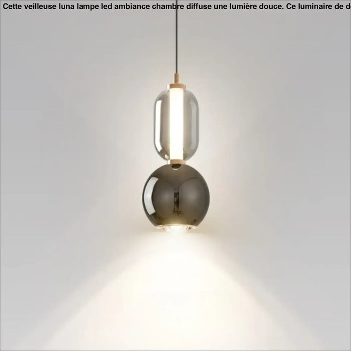 Suspension design en verre opalin et globe blanc moderne
